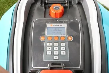 Gardena R40Li mit 759 Betriebsstunden Rasenroboter