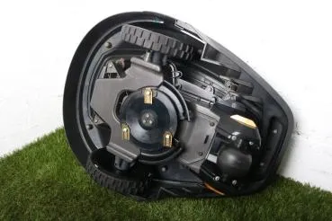 Gardena R40Li mit 759 Betriebsstunden Rasenroboter