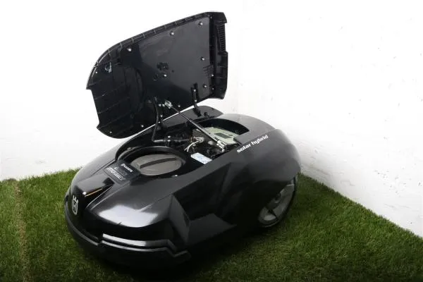 Husqvarna Automower Solar Hybrid - 2200m²