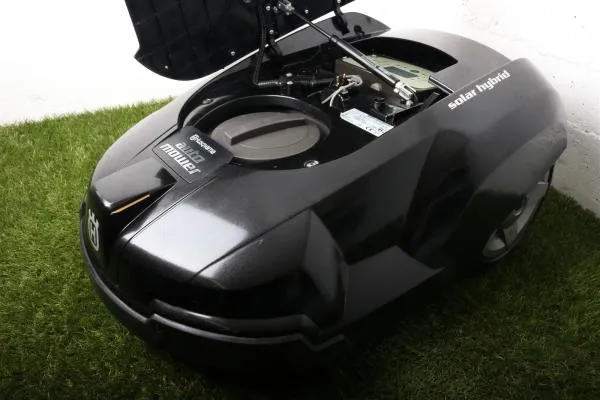 Husqvarna Automower Solar Hybrid - 2200m²
