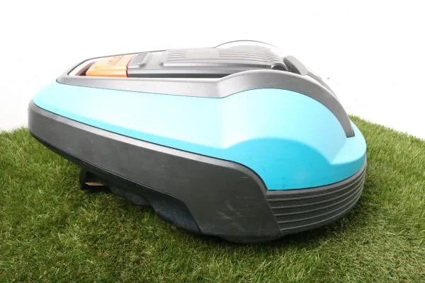 Gardena R40Li mit 1242 Betriebsstunden Rasenroboter