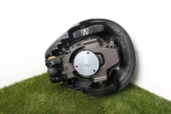 Gardena R40Li mit 1242 Betriebsstunden Rasenroboter