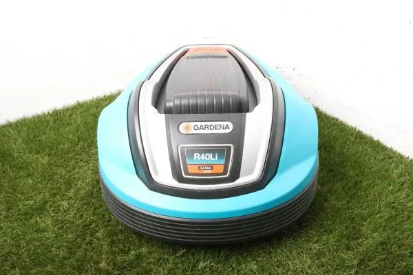 Gardena R40Li mit 759 Betriebsstunden Rasenroboter