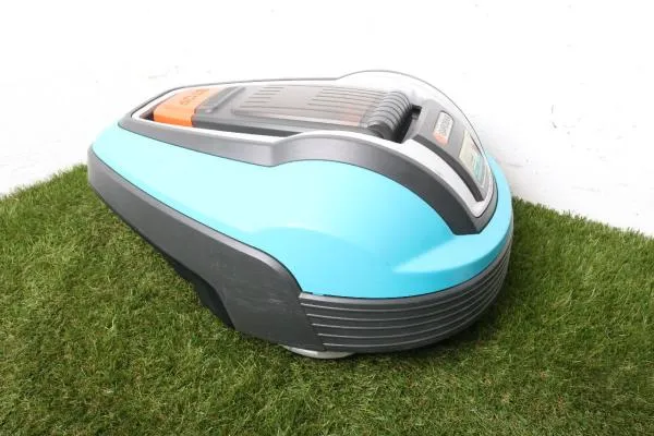 Gardena R70Li mit 2220 Betriebsstunden Rasenroboter