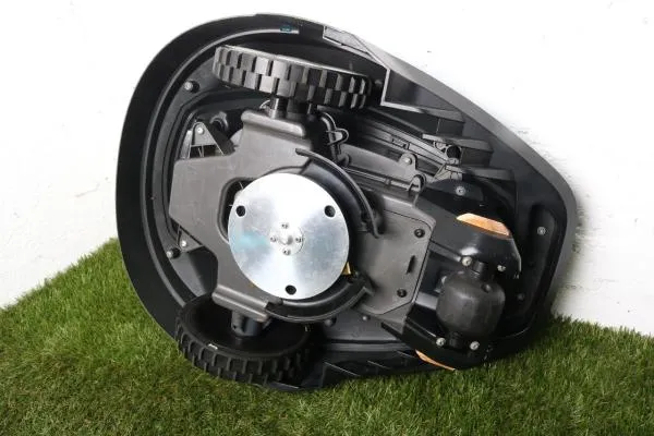 Gardena R70Li mit 2220 Betriebsstunden Rasenroboter