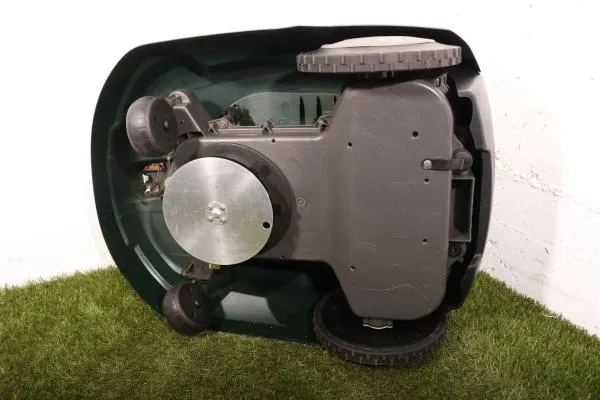 Husqvarna Automower 220AC - 2200m² with 12 months warranty