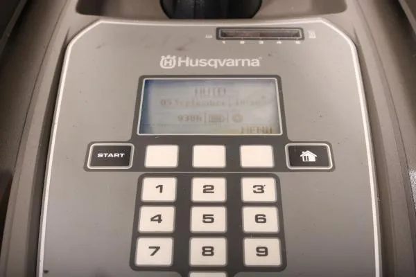 Husqvarna Automower 105 - 600m²